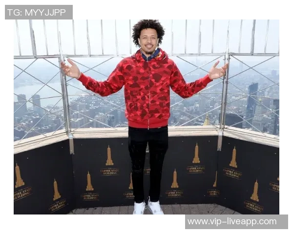 莫布里展现全能进攻能力精准外线三分助力球队再创佳绩 莫布里展现全能进攻能力精准外线三分助力球队再创佳绩