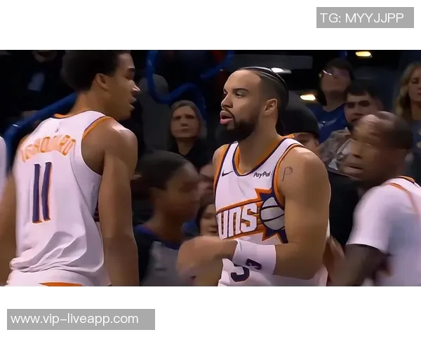 狄龙半场表现抢眼8中3加罚球6中6拿下13分但3犯令球队隐忧显现