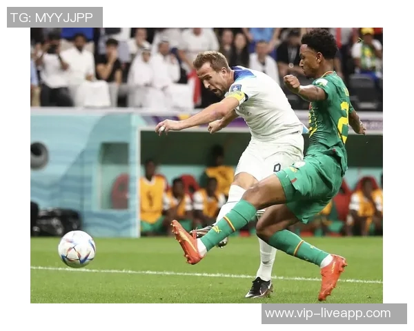 行云流水般的配合卡马文加脚后跟妙传居莱尔助攻姆巴佩双响成就精彩瞬间